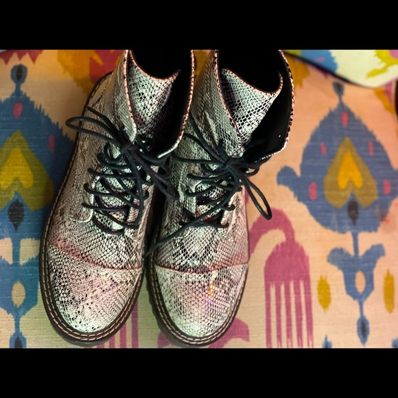 Happy Rainbow Brand snake skin boots size 38 - Picture 3 of 4
